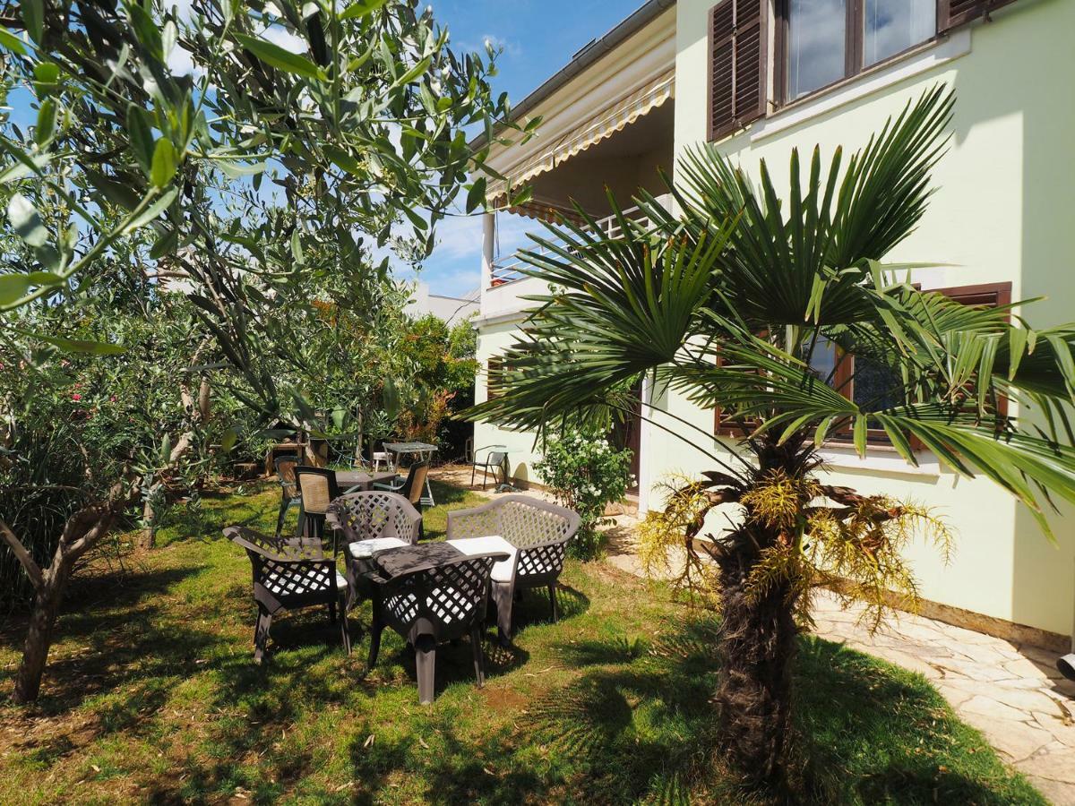 Dea Apartments Pula Exterior photo