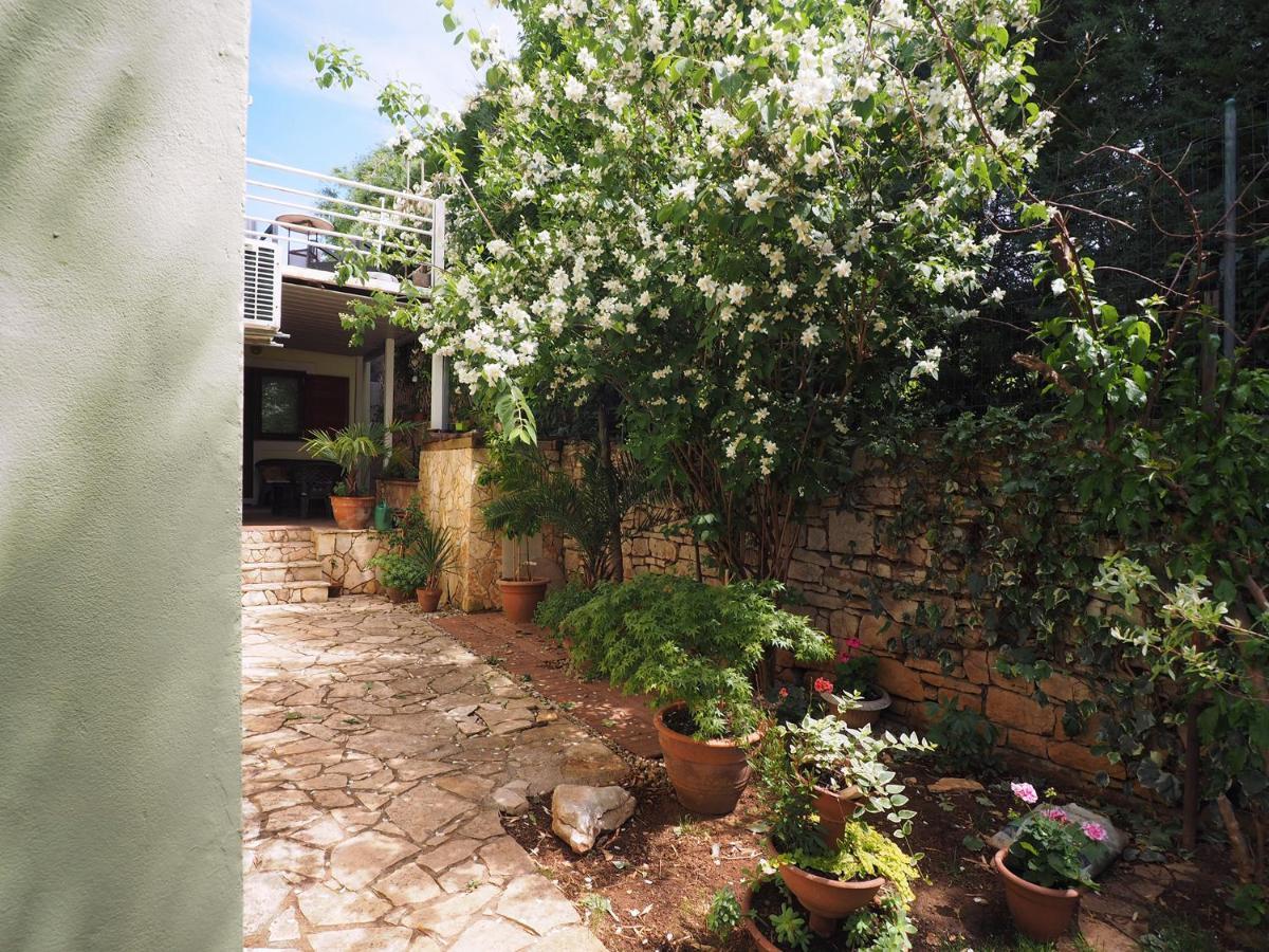 Dea Apartments Pula Exterior photo